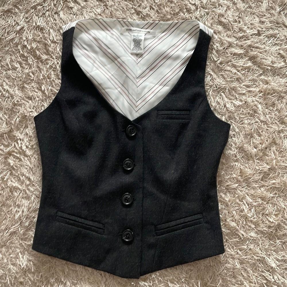 Diane von furstenberg vest. Size 4